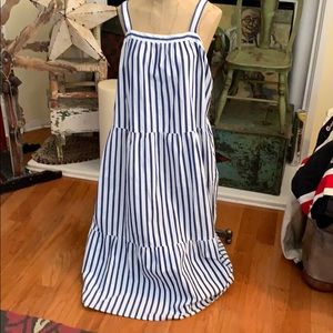 Sz l worn once universal threads maxi sundress